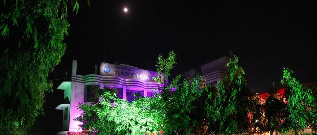 Hotel Ganpati Palace Mathura Kültér fotó